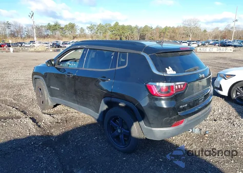 2019 Jeep Compass Latitude 4X4 из США, поврежденный, VIN 3C4NJDBB4KT768109